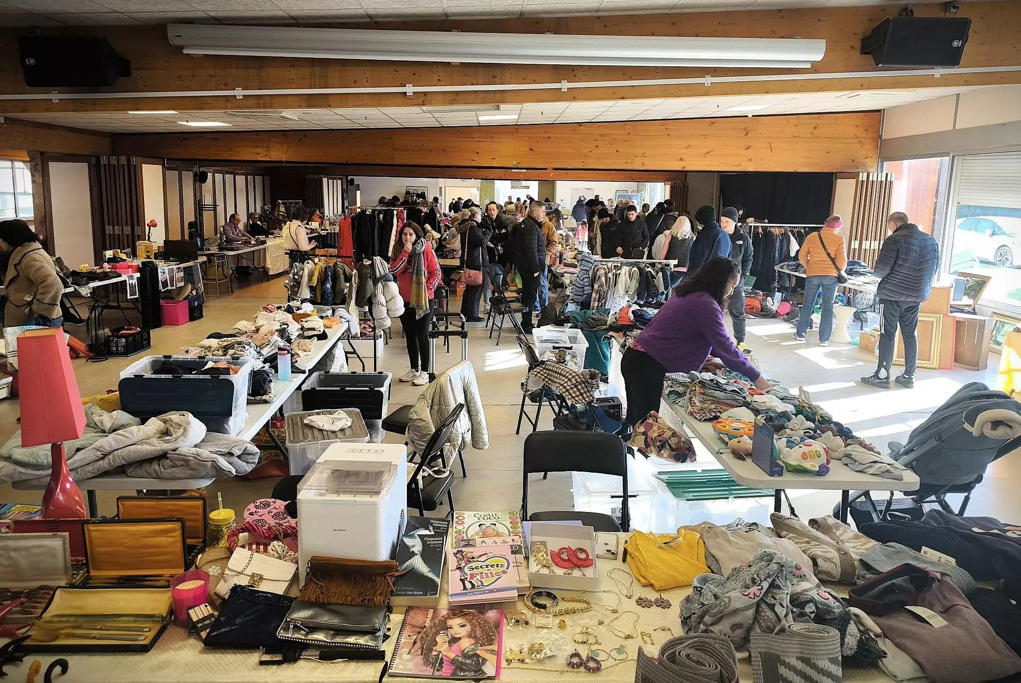 Un joli succès pour le tout premier vide-grenier du Comité des fêtes de Camaret-sur-Aygues