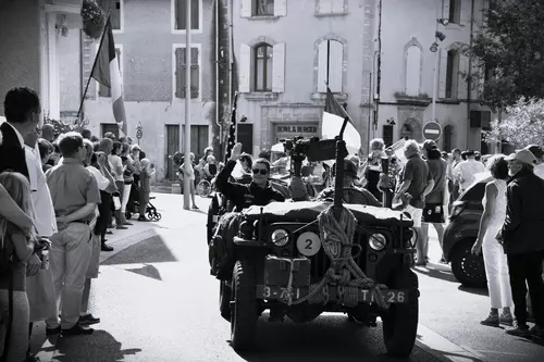 80ème anniversaire de la Libération : défilé de véhicules militaires et d'époque