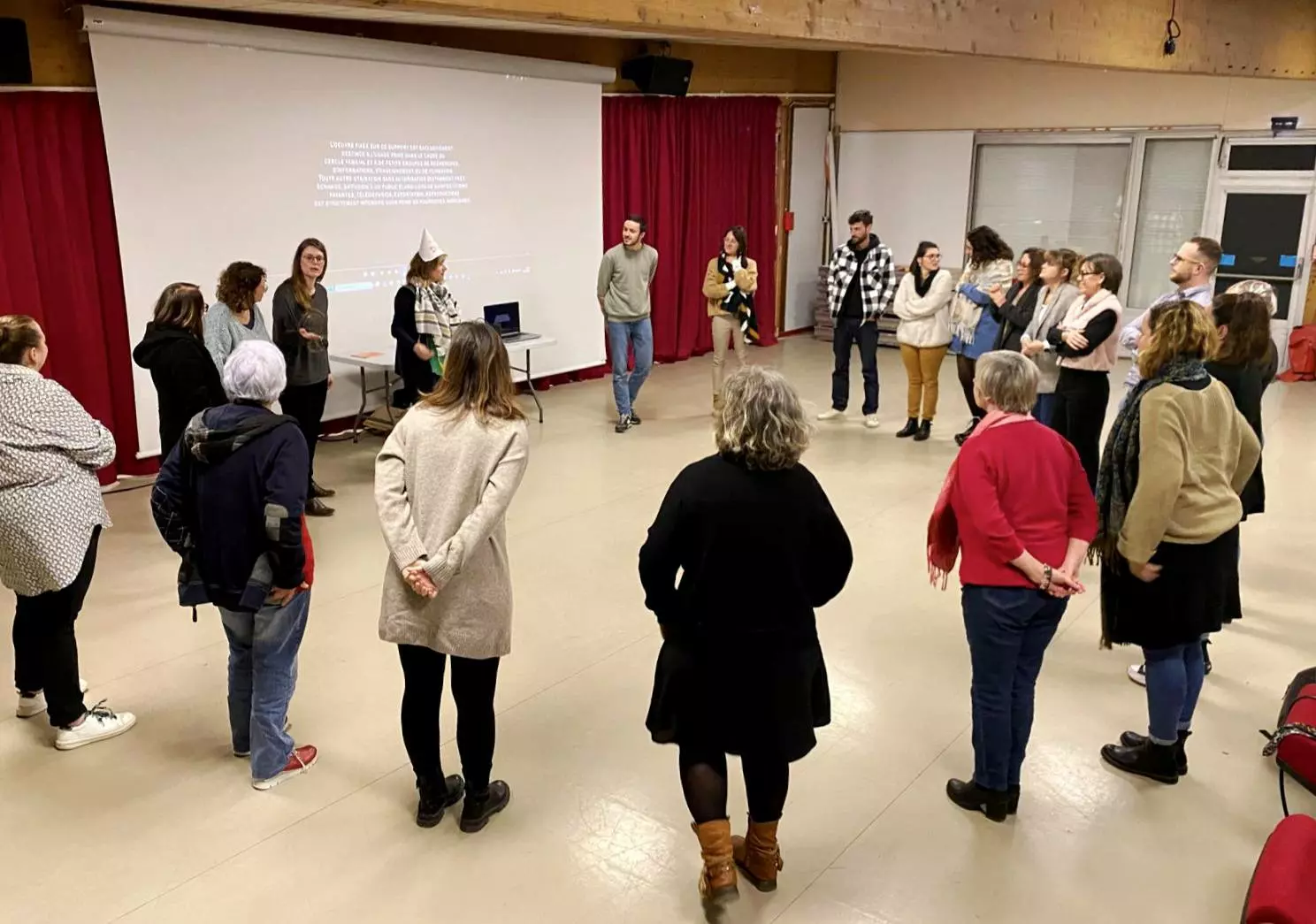 Le Relais Petite Enfance (RPE) de la Ville de Camaret-sur-Aygues a organisé un ciné-débat sur le thème de la nature et l’enfant ce mardi 25 février à la salle René Roussière